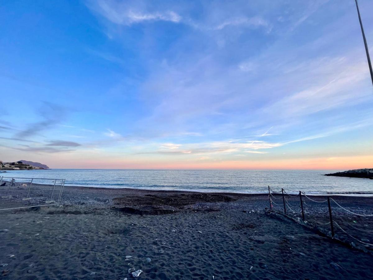 Ad Home Mare - Frontemare, 1 Minuto Dalla Spiaggia Génova Exterior foto
